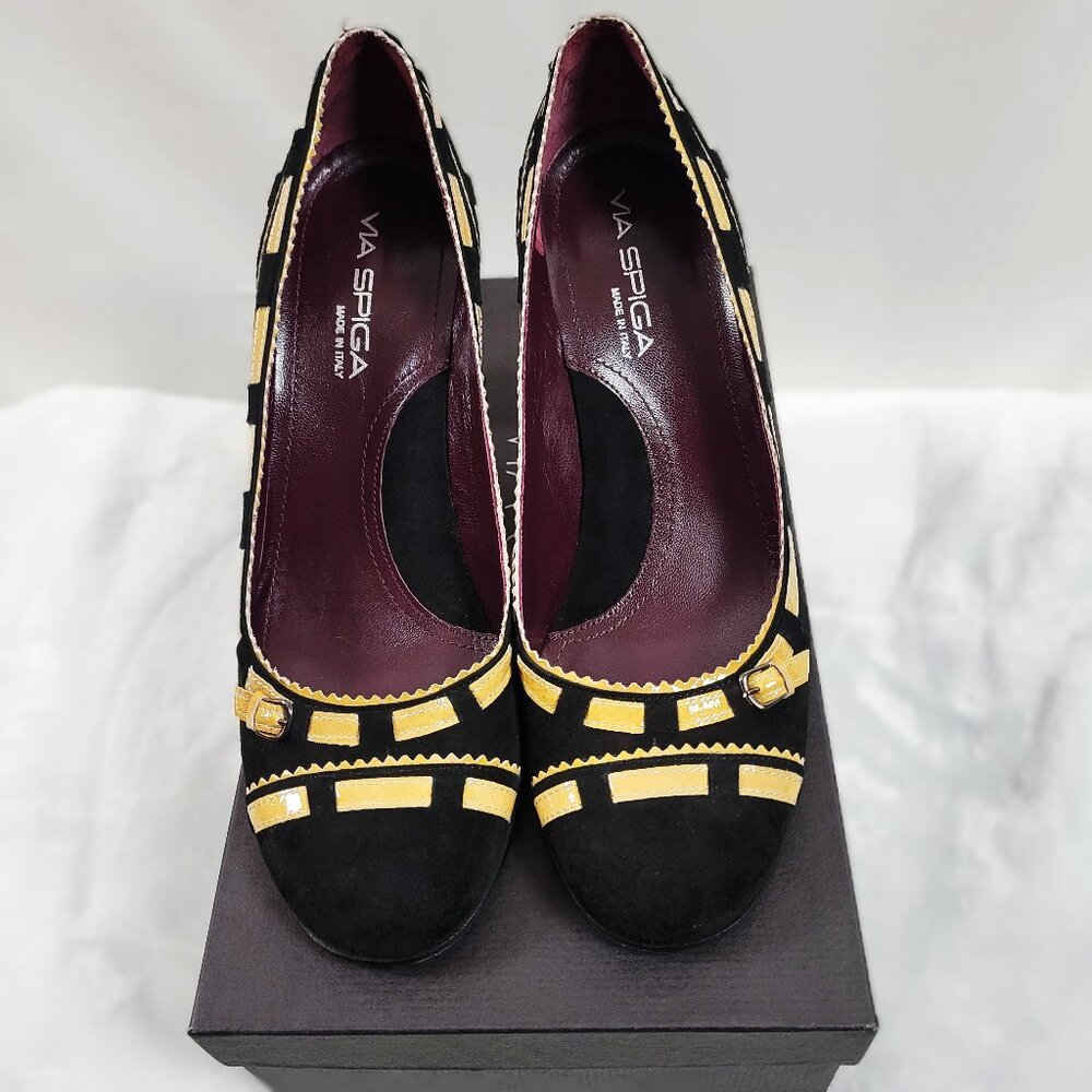 Via Spiga Suede Black and Tan Pumps - Size 8.5 M